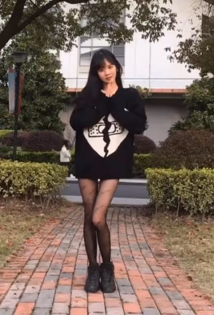 悲情女主井川里予，人前風光背後心酸，養弟弟還要替父還債