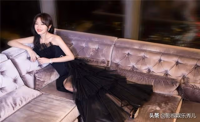 人氣超高的女孩,如今已經逆襲,迎來了事業的第二春