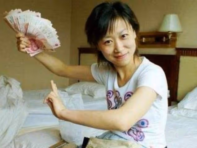 13年前著名主持人魏笑，新婚24小時離世，16號結婚17號婚禮變喪禮