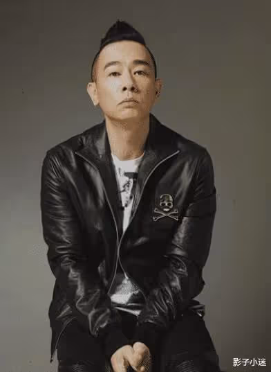 周星馳的4個字點醒了陳小春,最終成就經典《鹿鼎記》!