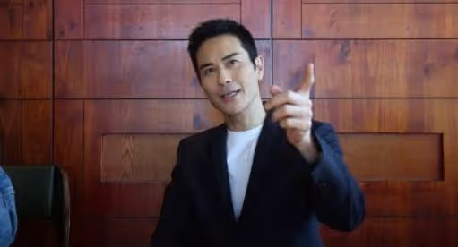 生人勿近!TVB資深視帝自認臭脾氣,曾在鬧市區拍戲被騷擾即開罵