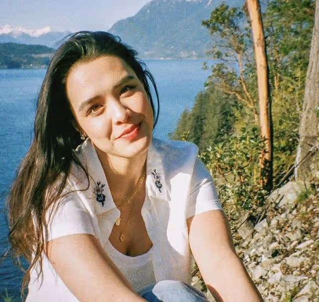 鍾麗緹大女兒宣布將要出道,繼承母親優良基因,五官立體身材豐滿