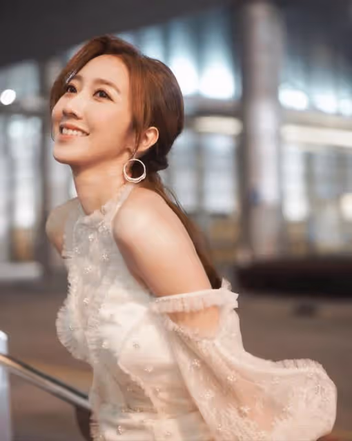 被批新不如舊!TVB力捧小花坦言已盡力,需長期服用胃藥緩解壓力