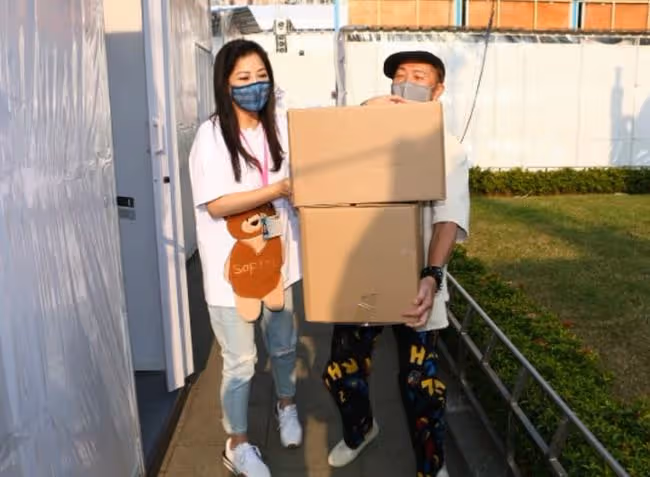蘇志威夫婦近況,擺攤賣牛肉和衣服,劉小慧吆喝太賣力聲音沙啞