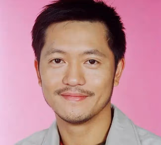 蘇志威夫婦近況，擺攤賣牛肉和衣服，劉小慧吆喝太賣力聲音沙啞