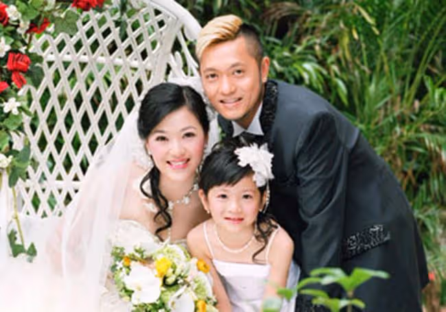 蘇志威夫婦近況，擺攤賣牛肉和衣服，劉小慧吆喝太賣力聲音沙啞