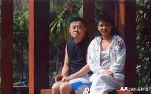 張潔：兩次嫁給把父親打瞎的周立波，對方翻紅後棄她「嫁」女富豪