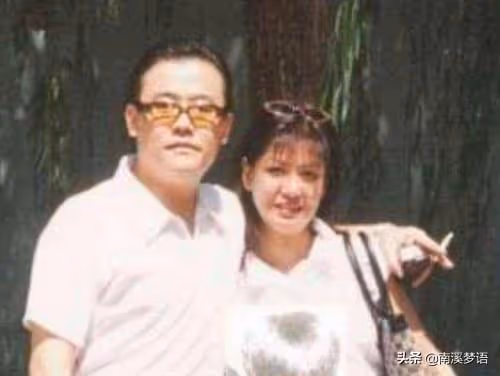 張潔：兩次嫁給把父親打瞎的周立波，對方翻紅後棄她「嫁」女富豪