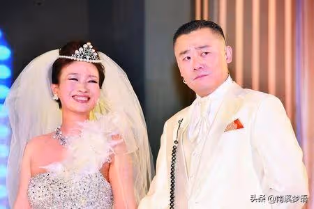 張潔:兩次嫁給把父親打瞎的周立波,對方翻紅後棄她「嫁」女富豪
