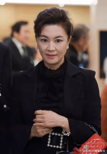 三次婚姻都是鏡花水月，這位女星的前夫們為何都不靠譜？