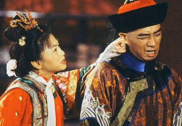 55歲港版「阿紫」直播帶貨人氣低，自認工作機會少，靠退休金生活