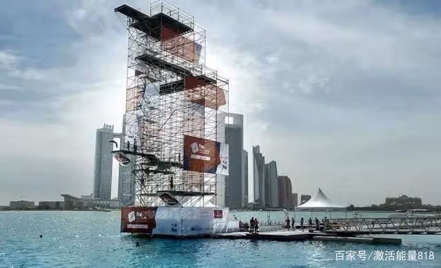 跳大海壓水花,全紅嬋戶外10米台令人後怕,網友擔心國寶安全