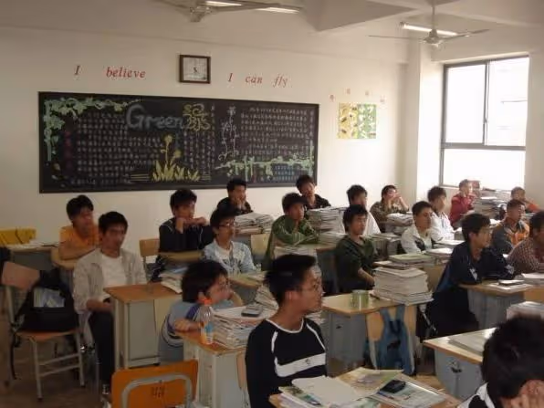 親家母陪嫁20萬，兒媳一年花光，婆婆逼兒媳離婚：養不起，退貨