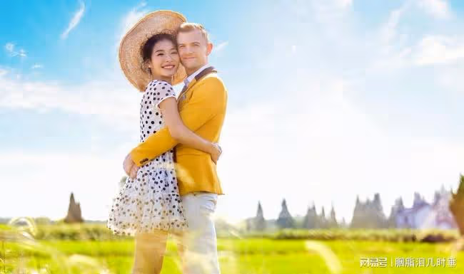 短篇言情小說:如果看見紅旗插在窗口旁,就說明我老公在外出差