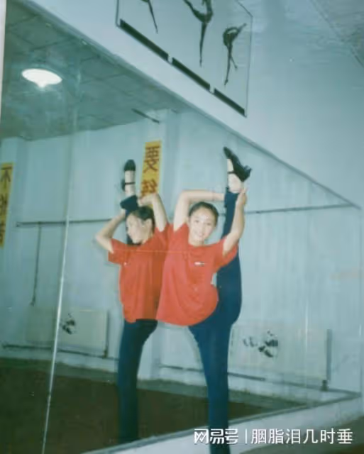 白靜：24歲嫁入豪門，和情人轉移老公財產，被富豪老公連捅三刀