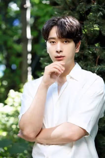 恭喜!韓男團成員驚傳結婚喜訊,自曝女友已懷孕,曾與柳岩傳緋聞