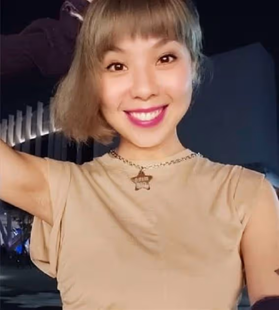 43歲女星退圈10年罕曝近況,曾當服務員月薪5000,現因車禍又失業