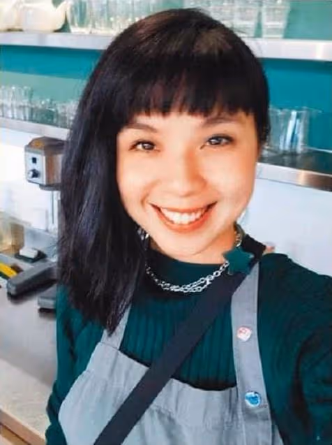 43歲女星退圈10年罕曝近況,曾當服務員月薪5000,現因車禍又失業