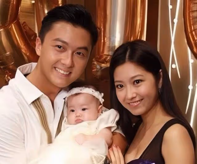 活久見!TVB著名夫妻檔罕見互動,網友:感情穩定打破離婚傳聞