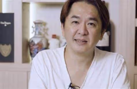 稱三個女友是「豬扒」,香港知名富二代自嘲是掃街佬:專挑不好的