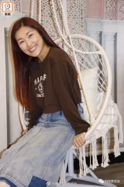 抄姜濤?黃宗澤與吳卓羲玩身貼身咬耳仔