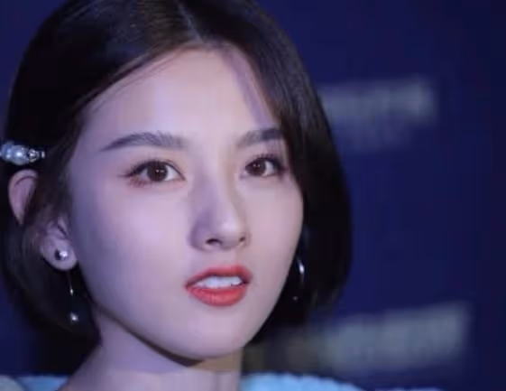 等比例長大的宋祖兒,憑藉喬四美一角獲得肯定,如今新劇更是讓人期待她的表現!