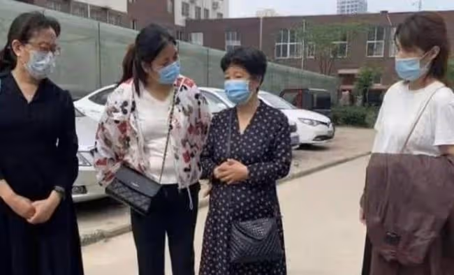 杜新枝發感謝粉絲,與抖神關係進入尷尬境地,選擇了小寶貝和獻春