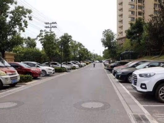 小姑子出嫁，婆婆讓我隨禮十萬，我拒絕了，我媽卻主動送了一套房