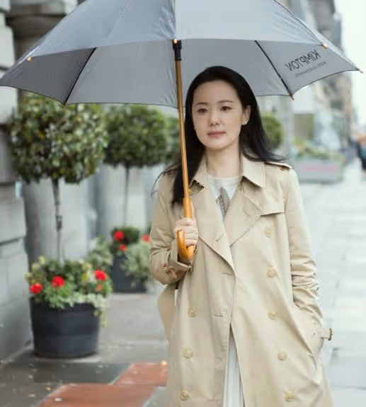 陪伴陳道明8年,2億身價不求名分,如今嫁王菲初戀成人生贏家