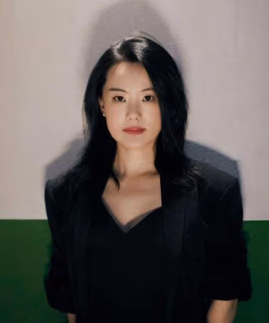 陪伴陳道明8年,2億身價不求名分,如今嫁王菲初戀成人生贏家