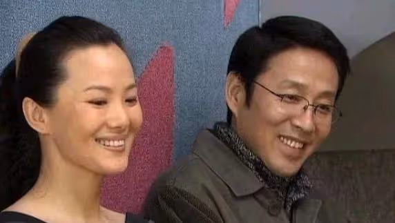 陪伴陳道明8年,2億身價不求名分,如今嫁王菲初戀成人生贏家
