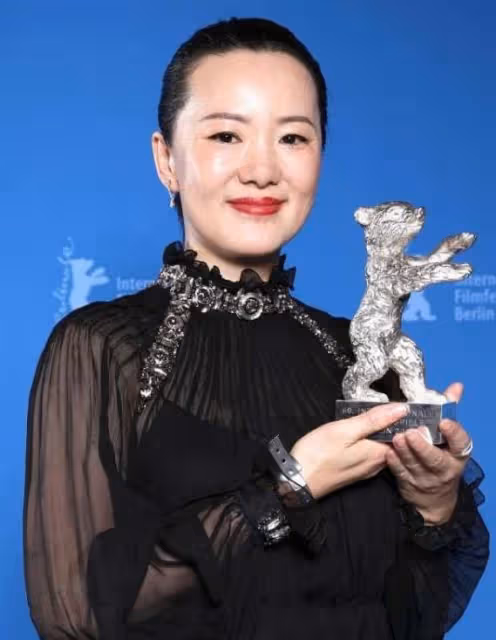 陪伴陳道明8年,2億身價不求名分,如今嫁王菲初戀成人生贏家