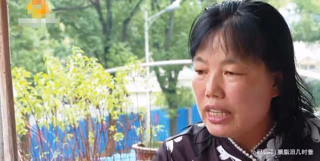 「扶弟魔」姐姐養弟弟6年,買房又給錢,弟媳卻指責不讓丈夫回家