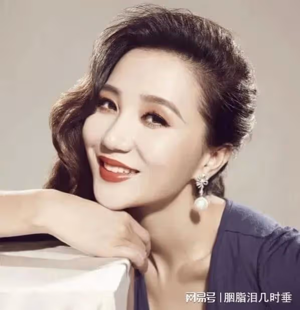「性感女神」阿朵:為博出位走歪路,錢色兩失才悔悟