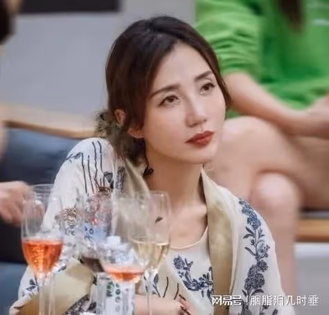 「性感女神」阿朵：為博出位走歪路，錢色兩失才悔悟