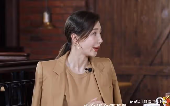 「性感女神」阿朵：為博出位走歪路，錢色兩失才悔悟