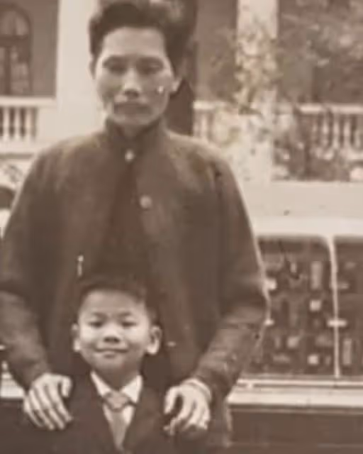 知名男星喪母！60歲未婚忙於工作無暇照顧老母，曾將其送養老院