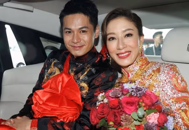 恭喜!42歲楊怡產子,小5歲老公首曬一家三口合影,甜蜜表白妻子
