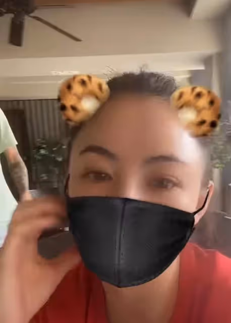 張柏芝三胎生父被疑現身,曬視頻神秘男子正穿衣,個頭小花臂搶眼