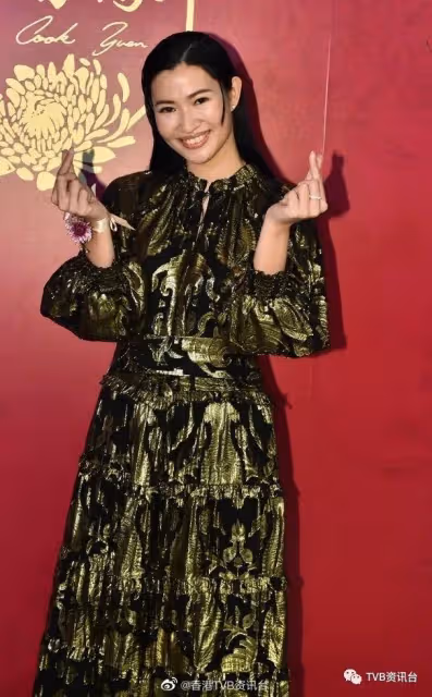 節日必見人︱陳茵媺化身眼鏡娘減齡 驚變學生妹
