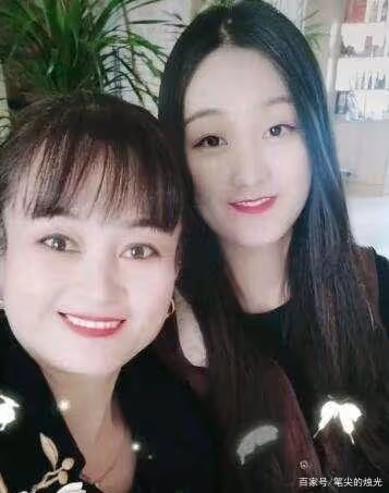果然是一家人！陳亞男母親高調亮相銀幕，代言痔瘡廣告引網友熱議