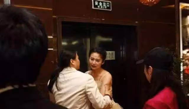 人人皆黃聖依,打壓穎兒,耽誤楊紫星途,巨力只有黃聖依呆的下去