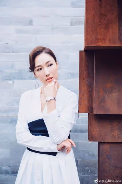 TVB前花旦與未婚夫合體逛超市,鮮少交流默契足,年初才宣布訂婚