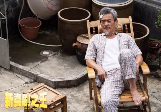 太拚命!63歲戲骨拒用替身,坐輪椅高速飛轉50圈,滿臉痛苦險嘔吐