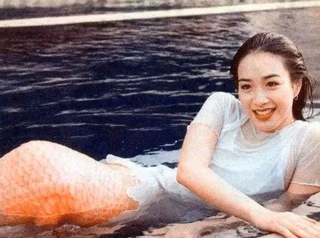 有一種「發育過猛」叫鍾麗緹的女兒，這基因太強大了！