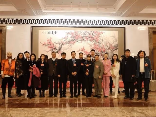 眾星慶文代會圓滿閉幕!章子怡秦海璐首露面,68歲關牧村短髮亮眼
