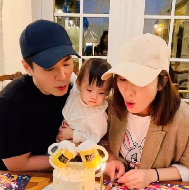 恭喜!TVB小生曬兒子腳丫照報平安,視後太太秘密誕子湊成好字