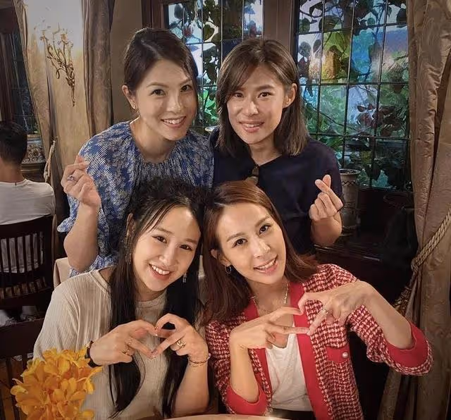 恭喜！35歲香港著名歌手宣布二胎產女，嫁科學家丈夫兩年抱倆