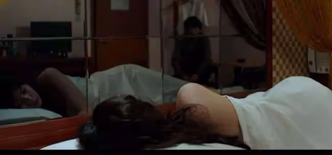 女友當主播後,我收到陌生視頻,身材性感的她被一個肥胖男人侮辱