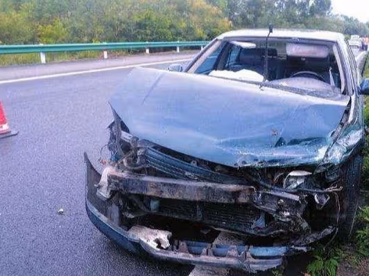 小舅子借我車出了車禍,岳母要賣房湊40萬賠償款,我主動給了35萬